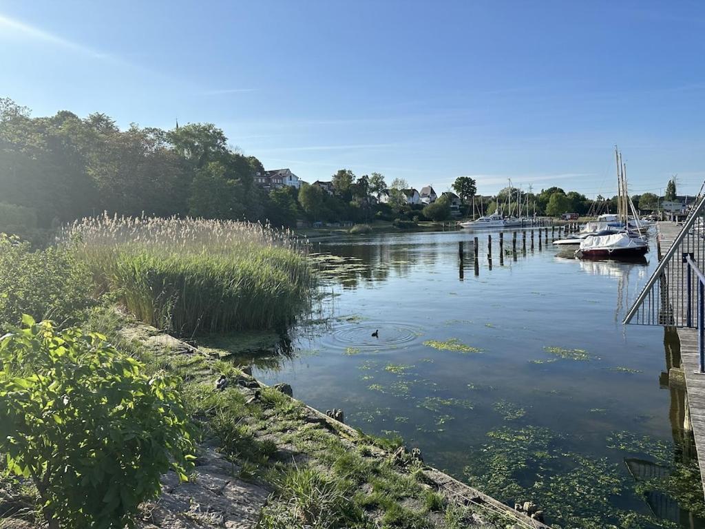 Urlaub In Einer Historischen Wassermuehle An Der Trave Lubeck Exterior photo